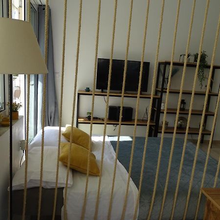Zeus Bright & New Apartment - 25' Walk To The Acropolis Атина Екстериор снимка